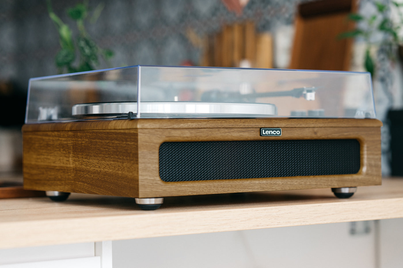 LENCO LS-410WA - Record Player with 4 built-in speakers - Wood