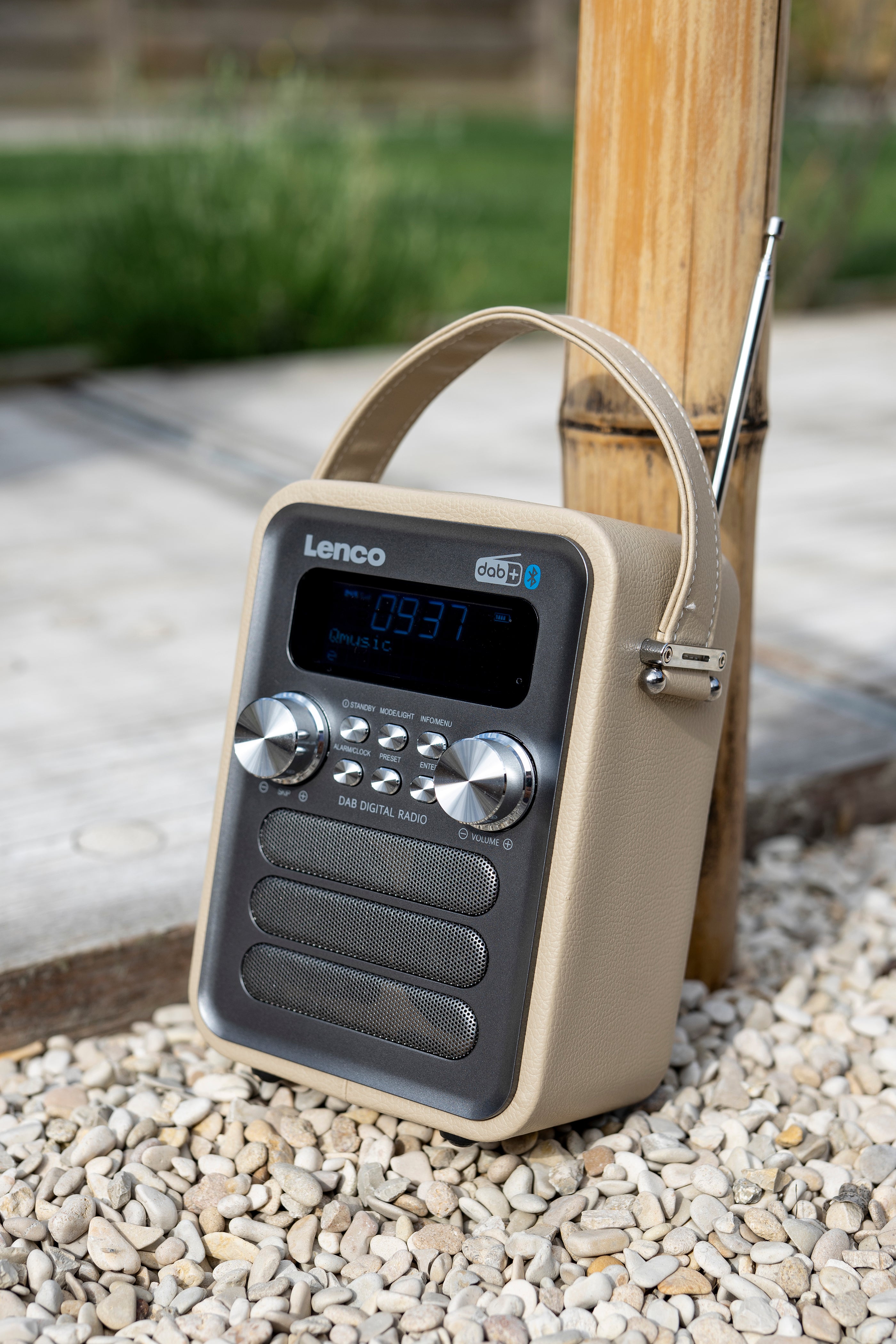 Radios from Lenco! Now the shop official in