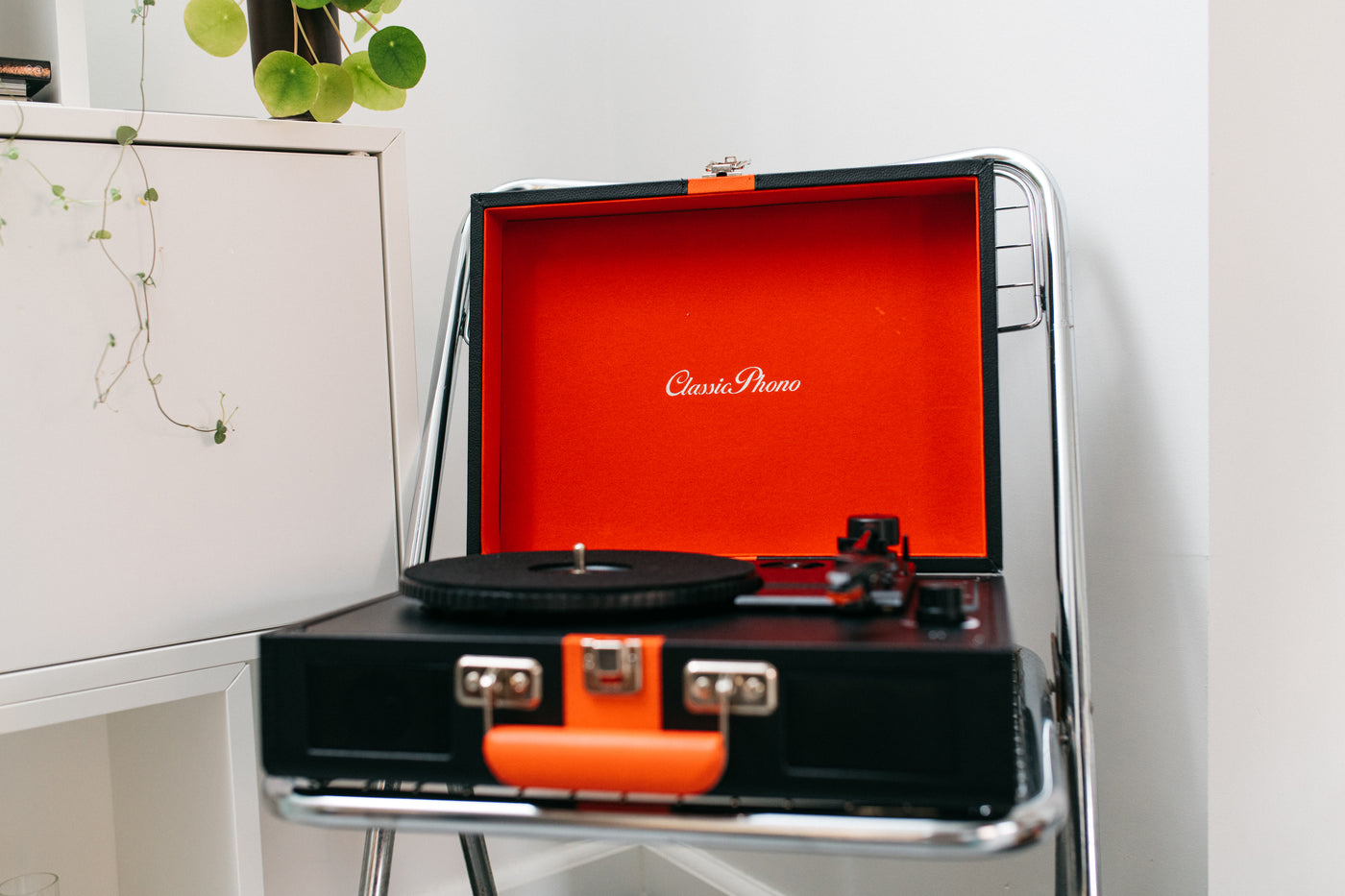 CLASSIC PHONO TT-110BKRD - Record Player with Bluetooth® reception and built in speakers - Black Red