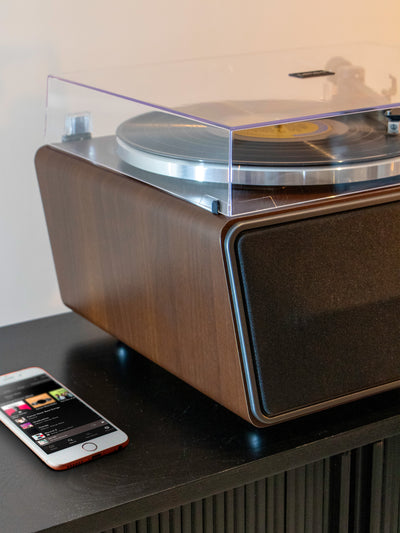 LENCO LS-470WA - Record Player with built-in speakers and Bluetooth® - Walnut