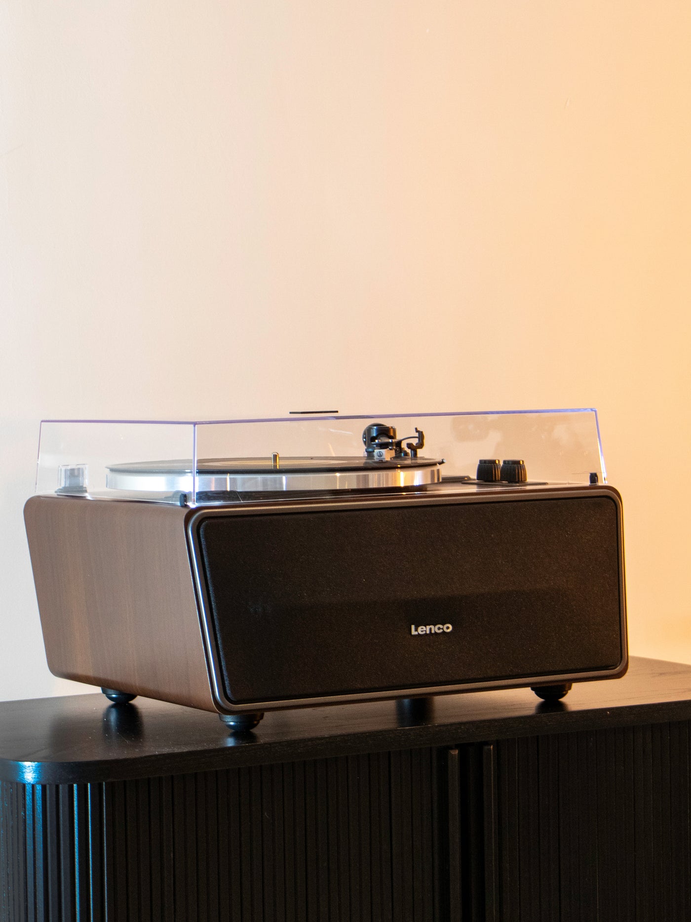 LENCO LS-470WA - Record Player with built-in speakers and Bluetooth® - Walnut