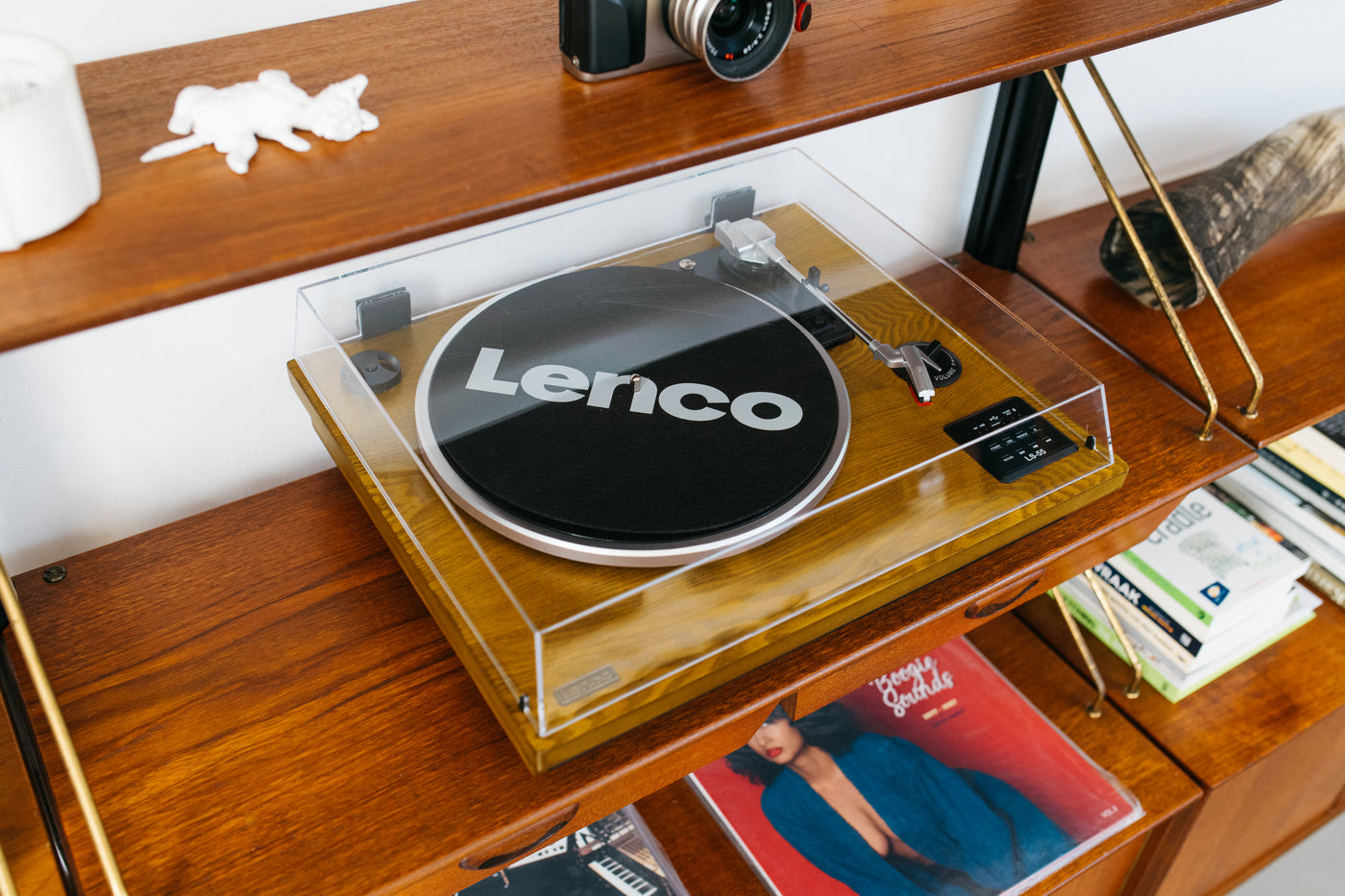 LENCO LS-55WA - Record Player with Bluetooth®, USB MP3 encoder, speakers - Wood