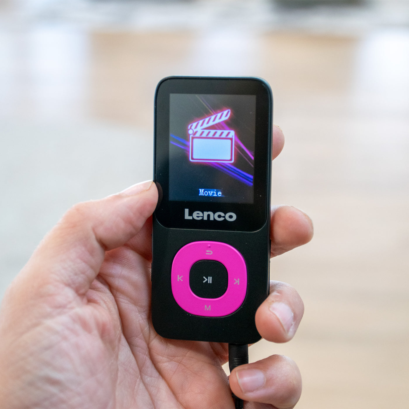 LENCO Xemio-659PK - MP3/MP4-speler met 4GB micro SD kaart, roze