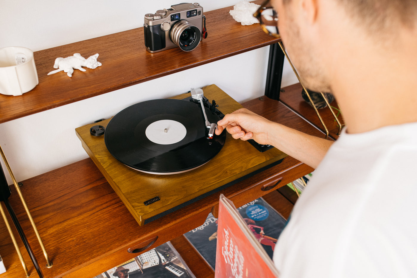 LENCO LS-55WA - Record Player with Bluetooth®, USB MP3 encoder, speakers - Wood