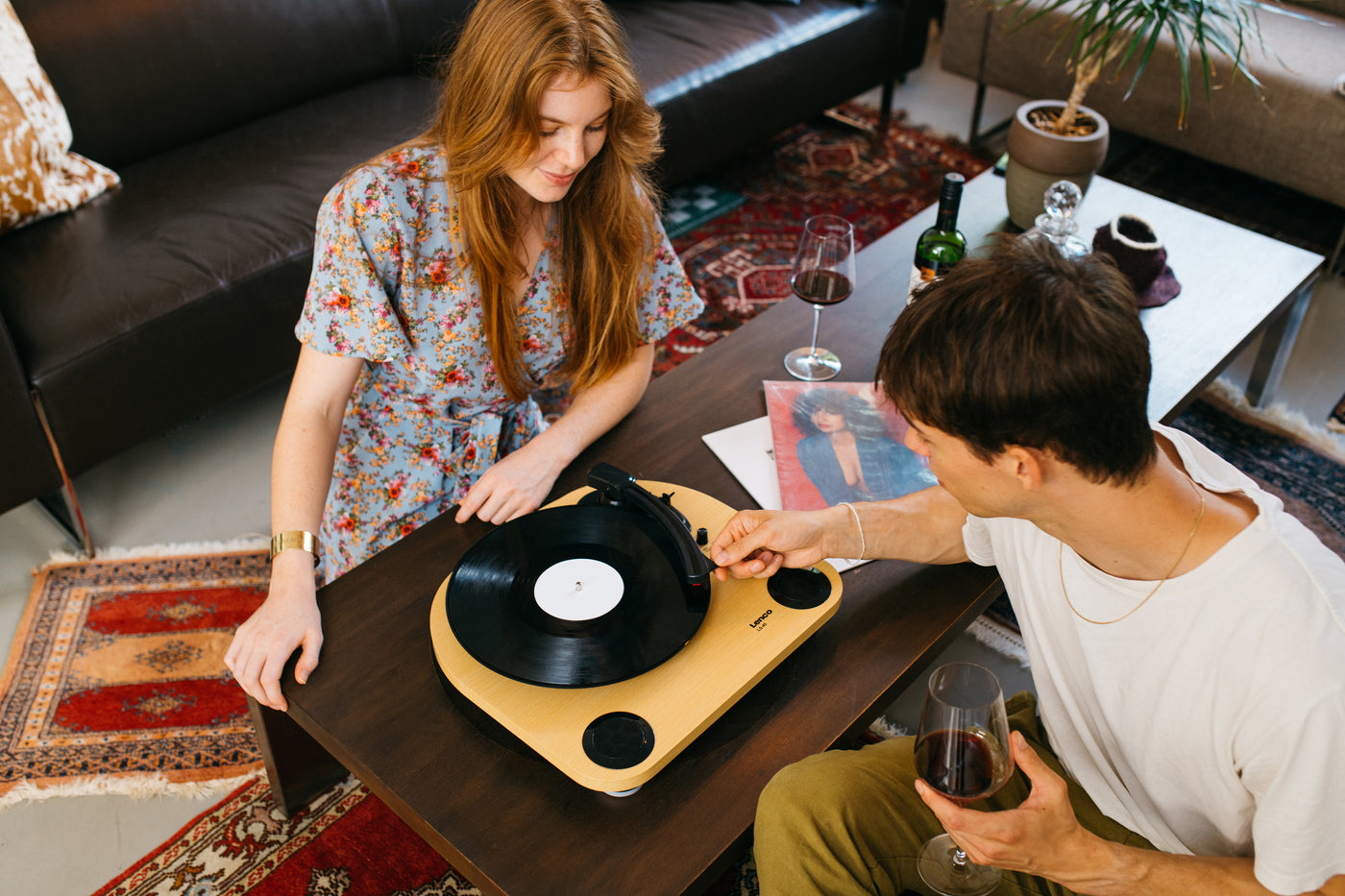 LENCO LS-40WD - Record Player with built-in speakers - Wood