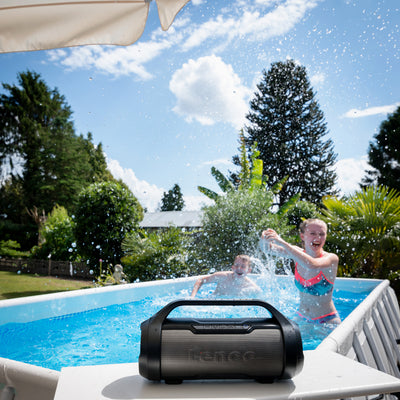 LENCO SPR-070BK - Splashproof Bluetooth® speaker met FM radio,USB en SD, party lights - Zwart